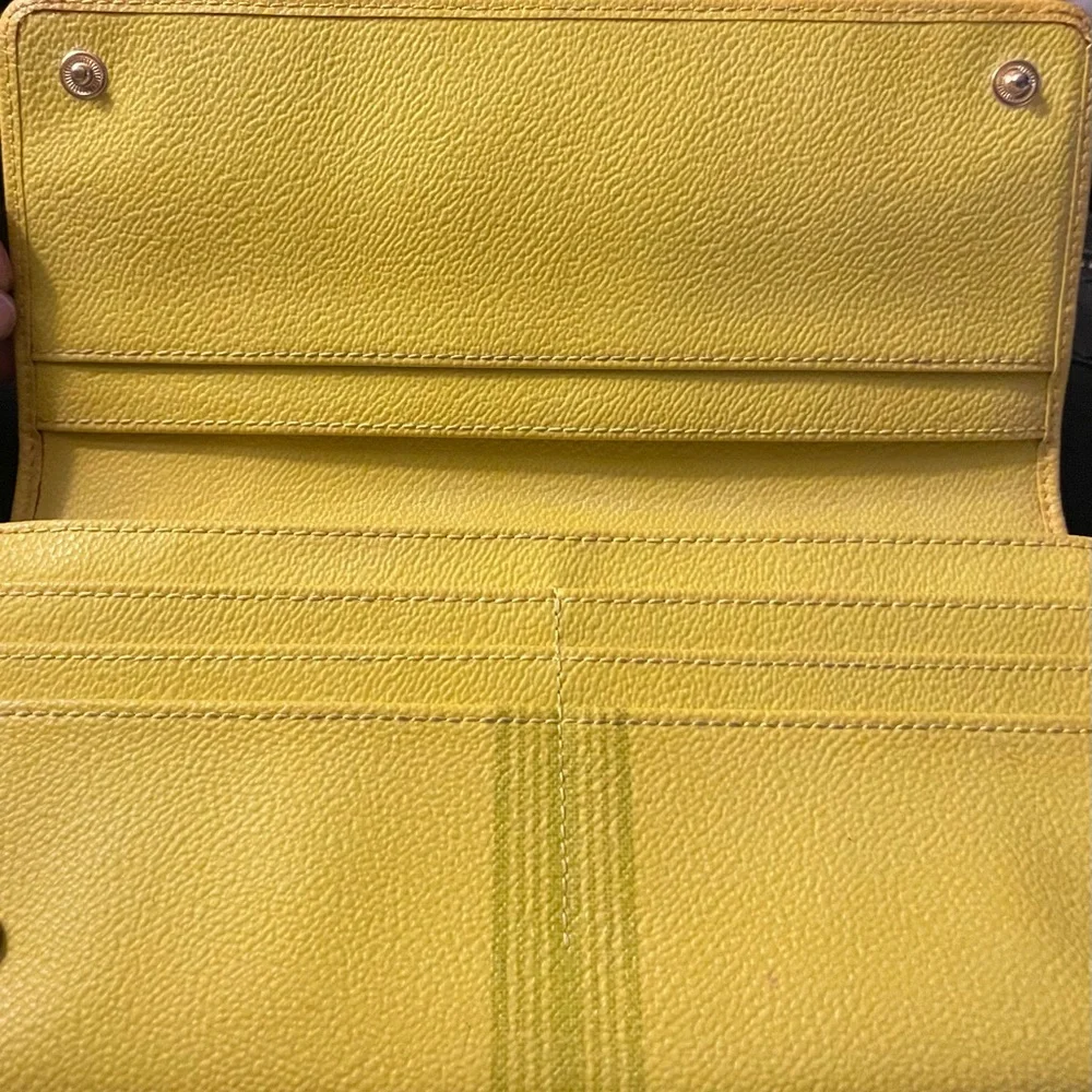 Tory Burch Robinson Pebbled Zip Continental Wallet NWOT.